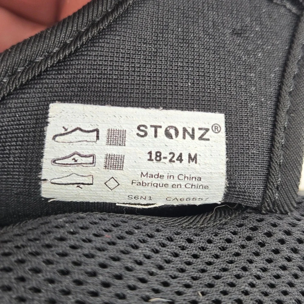 Stonz Cruiser Baby Shoes Black 18-24 M Size 6 Vegan Wide Toe Box Sneakers GUC